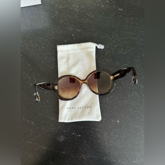Marc Jacobs Sunglasses - Picture 6 of 7